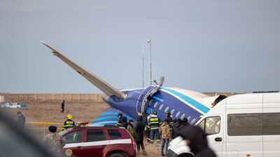 Kazakistan'da düşen yolcu uçağını Rusya mı vurdu?