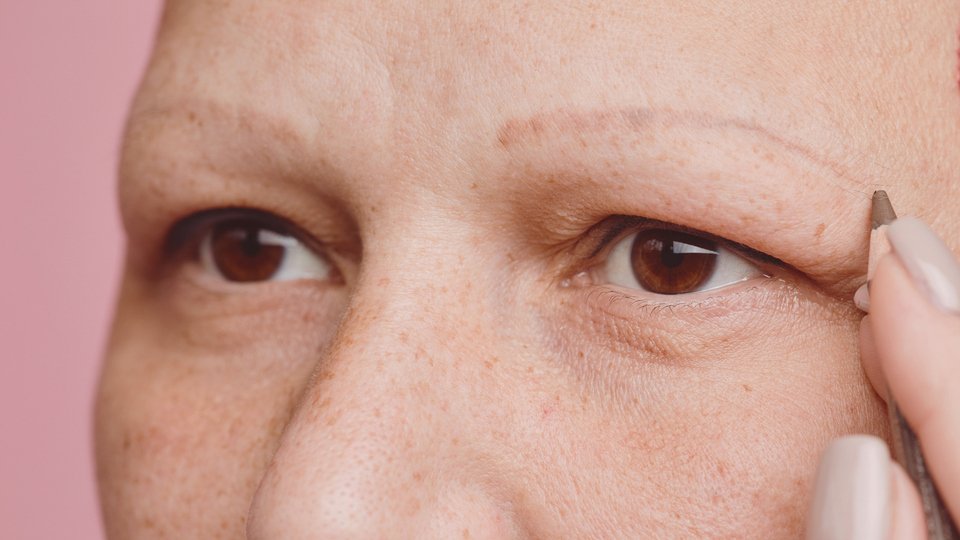 Kaşlarımız neden dökülür?