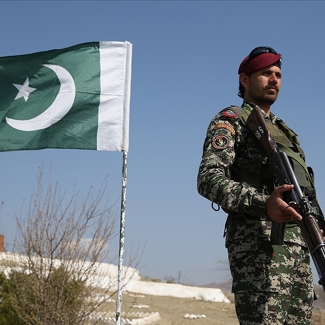Afganistan ve Pakistan güçleri arasında çatışma