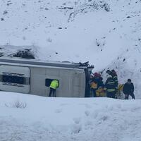 Yolcu otobüsü şarampole devrildi!