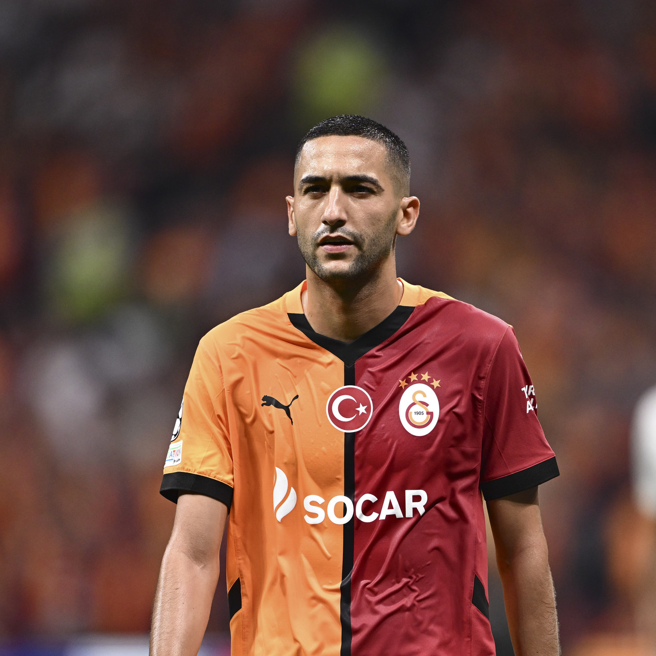 Ziyech de ayrılık için para istiyor!