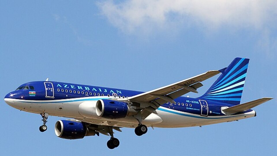 Azerbaycan, Rusya'nın 3 şehrine daha uçuşları durdurdu