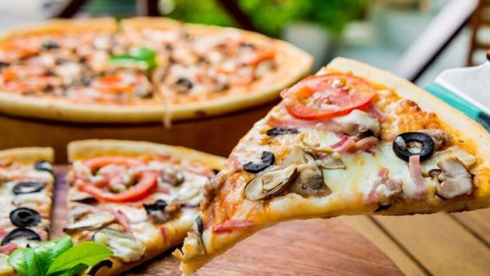 Pizza nasıl yenir, tüketilir?