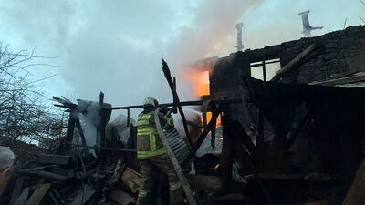 Bigadiç'te yangın: 5 ev hasar gördü