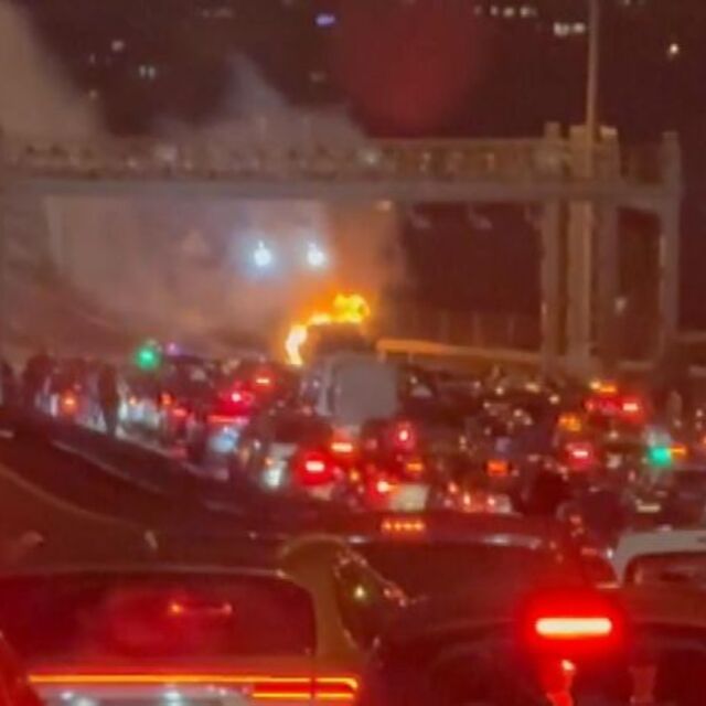 15 Temmuz Şehitler Köprüsü'nde araç alev aldı