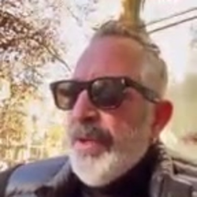 Cem Yılmaz: Yeni yıl şarkınız benden olsun
