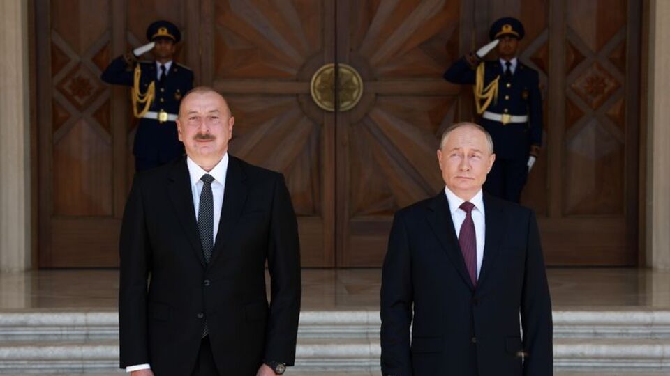 Aliyev: Düşürülen uçak yerden açılan ateşle ağır hasar aldı