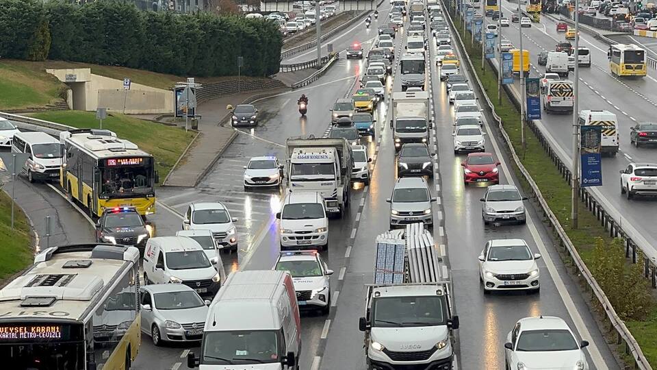 Yılın son pazartesi trafiği