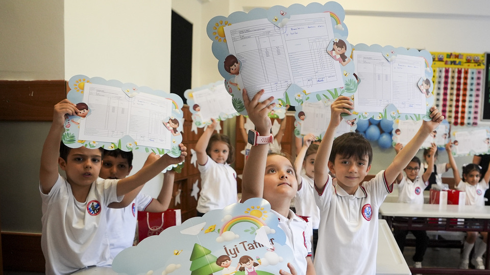 İlkokulda karne dönemi bitiyor