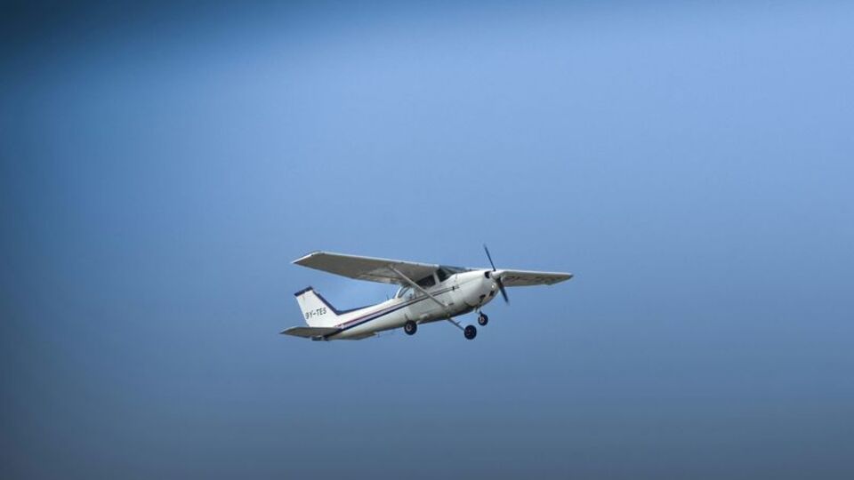 Almanya'da küçük uçak düştü