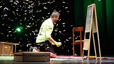 '12 Numaralı Adam' 100 şehirde sahnelendi