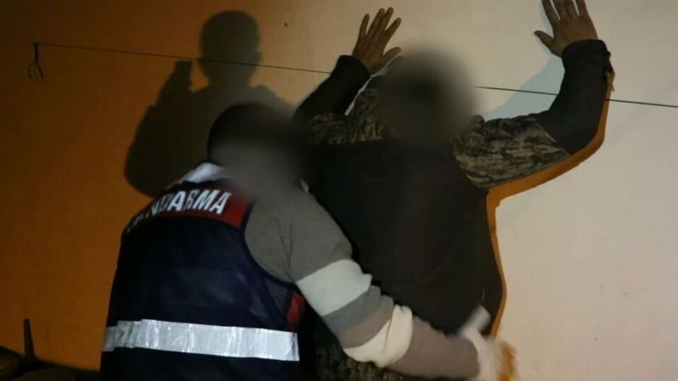 Mersin'de yakalanan 3 tefeci tutuklandı