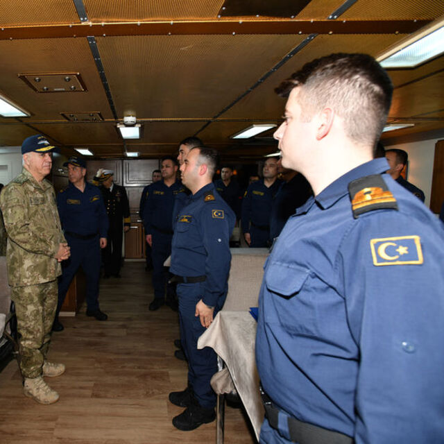 Genelkurmay Başkanı Gürak'tan TCG Oruçreis Fırkateyni'nde inceleme