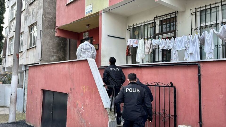 Mangal kömürü bir aileyi zehirledi