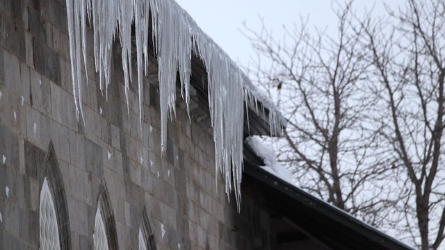 Erzurumluların kar ve buz tehlikesine çözüm talebi