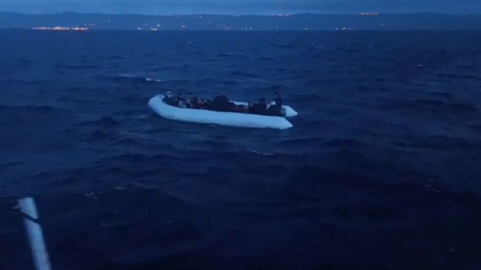 Ege Denizi'nde 54 düzensiz göçmen yakalandı