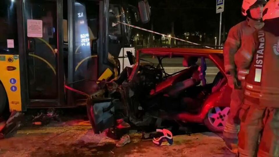 İstanbul'da feci kaza! 2 ölü