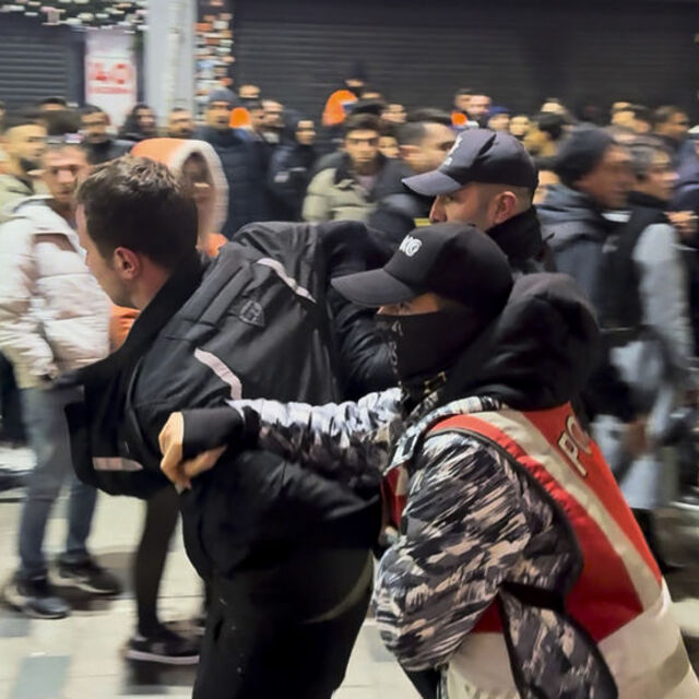 İstiklal Caddesi'nde iki grup arasında kavga: 1 gözaltı