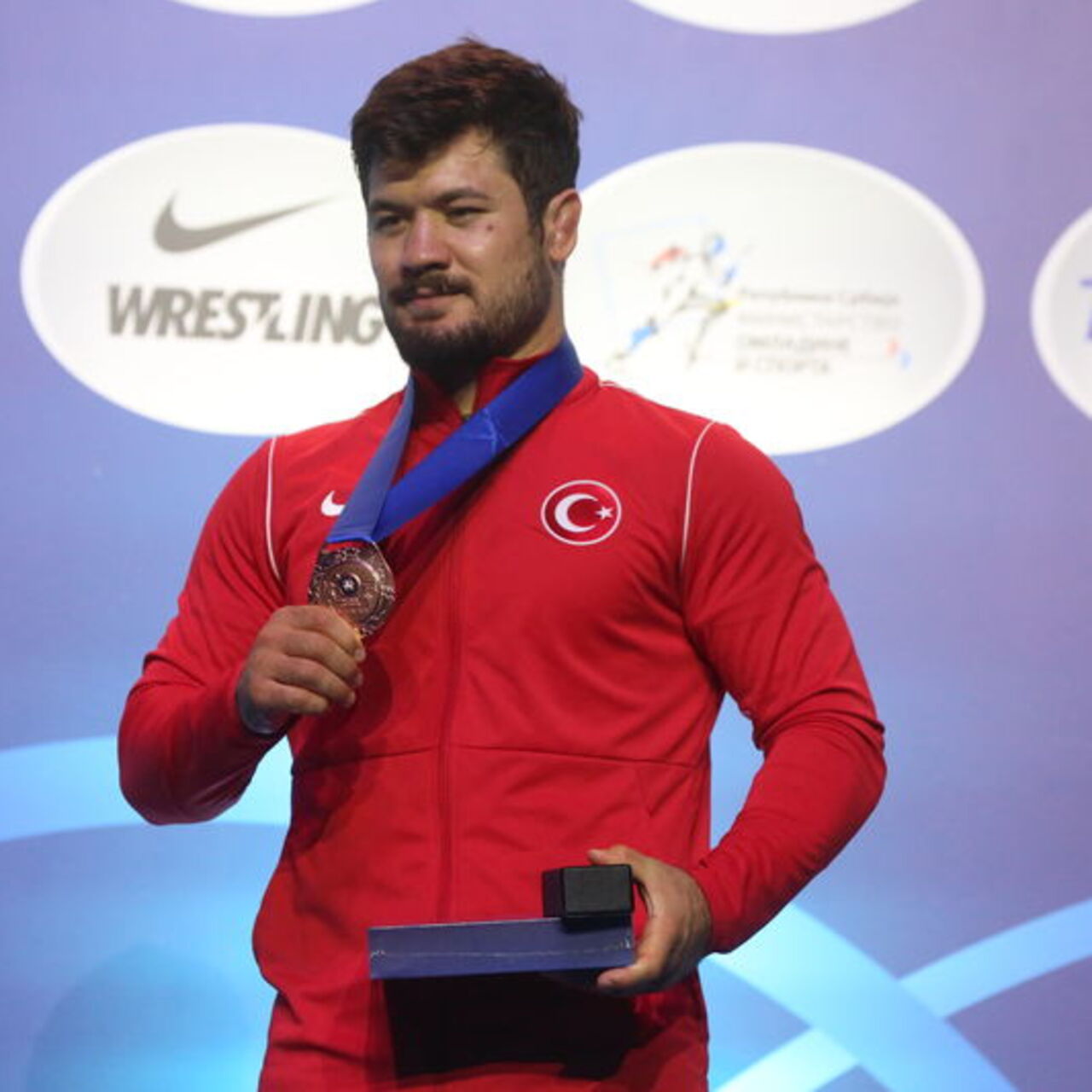 Milli güreşçi Ali Cengiz sakatlandı!