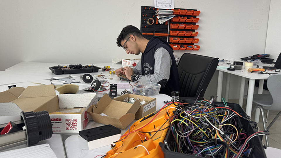 Lise öğrencisi Melih'in 8 projesine faydalı model tescili