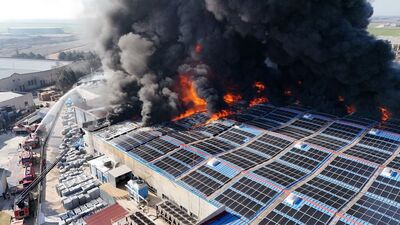 Oyuncak fabrikasında yangın çıktı!