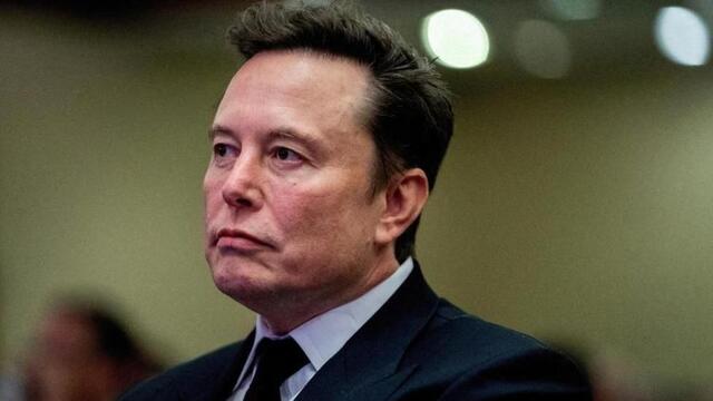 Elon Musk, X'te ismini Kekius Maximus olarak değiştirdi
