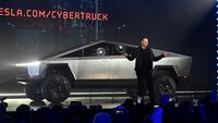 Tesla araç patladı