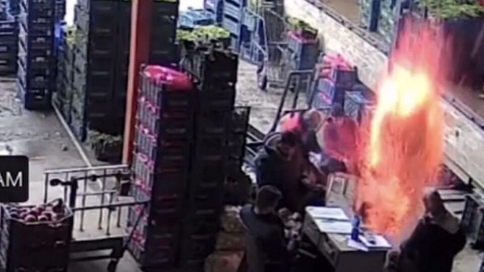 Ateş yakılan teneke patladı!