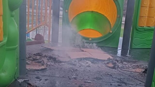 Mangal ateşi oyun alanlarını yaktı