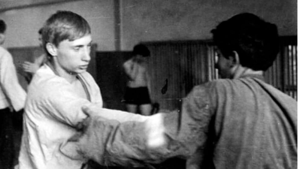 Vladimir Putin'in çocukluk ve KGB yılları