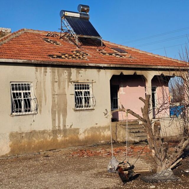 Yangında dumandan zehirlenen kadın öldü