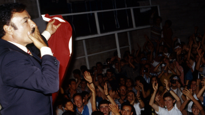 Bir büyük yıldızdı