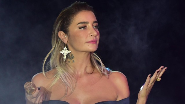 Ünlü şarkıcının acı günü