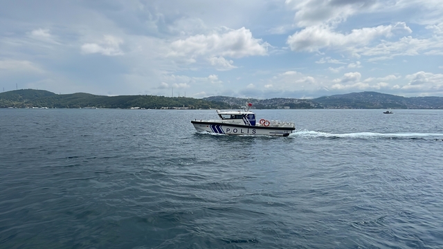 Arama çalışması için askıya alınan boğaz trafiği açıldı