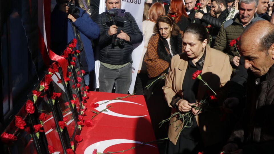 Diyarbakır'da bombalı saldırıda ölenler anıldı