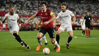 Man. United'dan Maguire kararı!