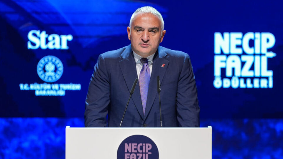 Sanat ve sanatçıya tam destek