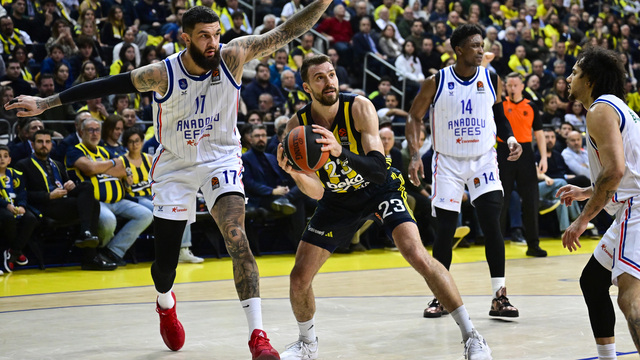 Türk derbisinde kazanan F.Bahçe Beko!