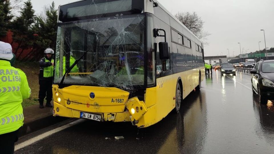 İETT otobüsü kontrolden çıktı!