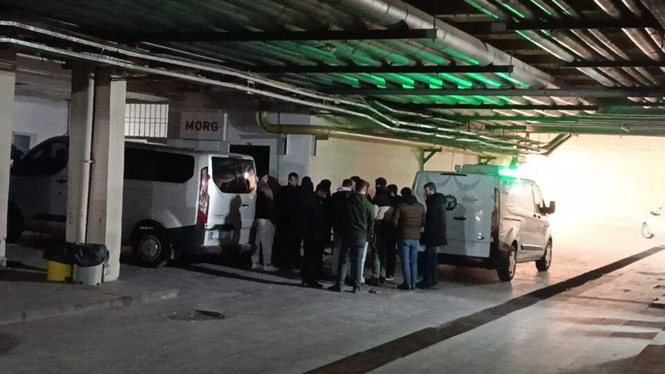 Takla atan otomobil baba ile oğlu ayırdı!