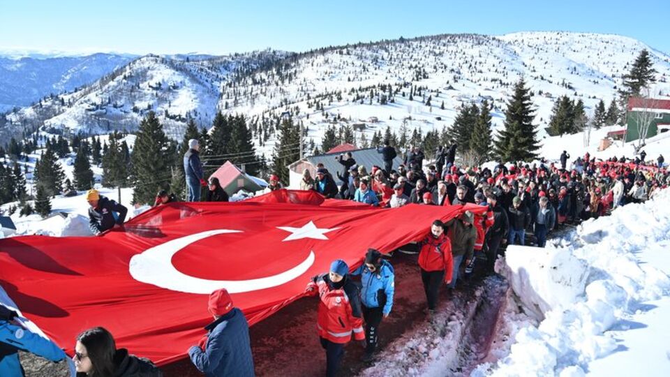 Sis Dağı'nda Sarıkamış şehitleri için yürüdüler