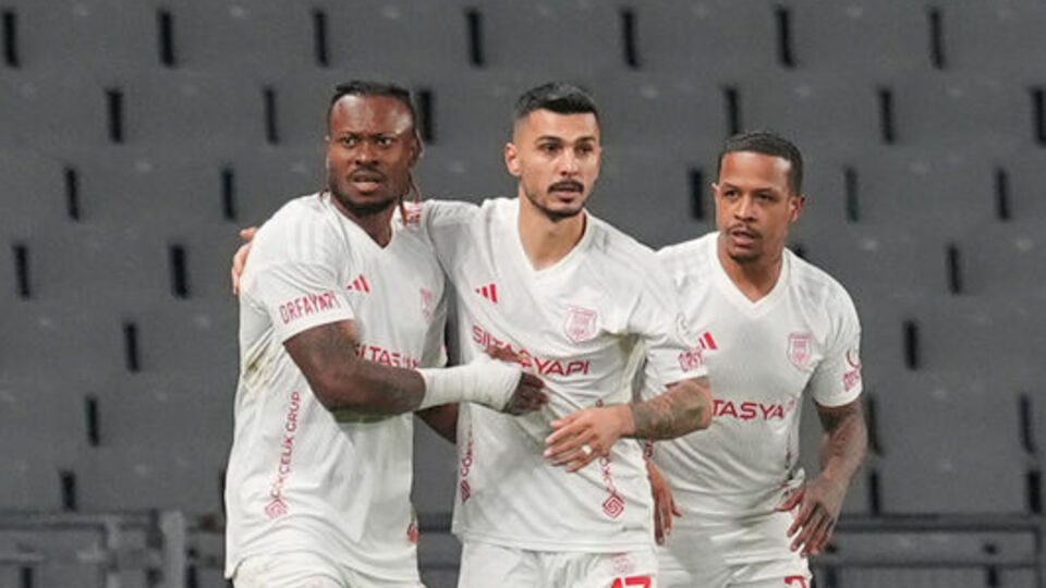 Pendikspor üç puanı iki golle aldı!