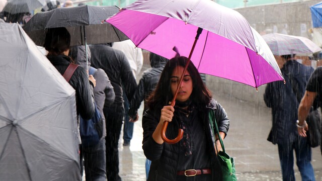 Sağanak ve kar yağışı sürüyor! 2 bölge için önemli uyarı!