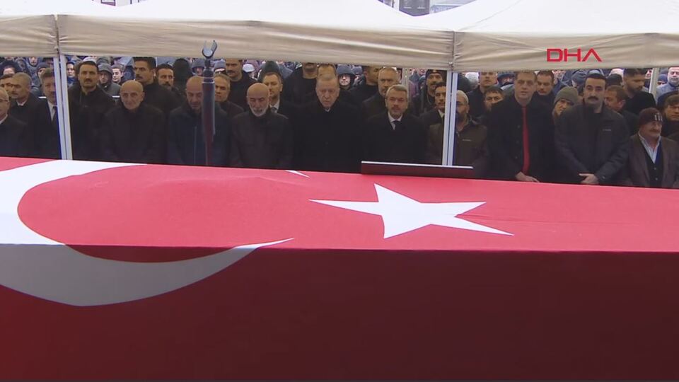 Kıbrıs gazisinin cenaze törenine katıldı