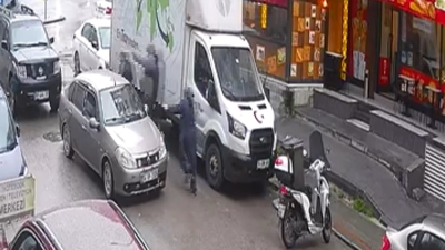 Maganda, boynundan bıçaklayıp öldürdü!