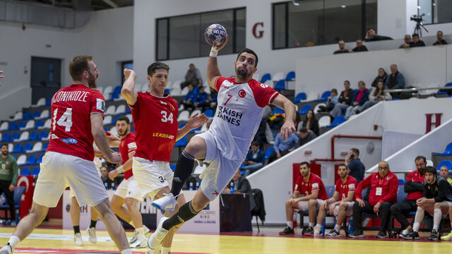 A Milli Hentbolcular, Karpat'a veda etti