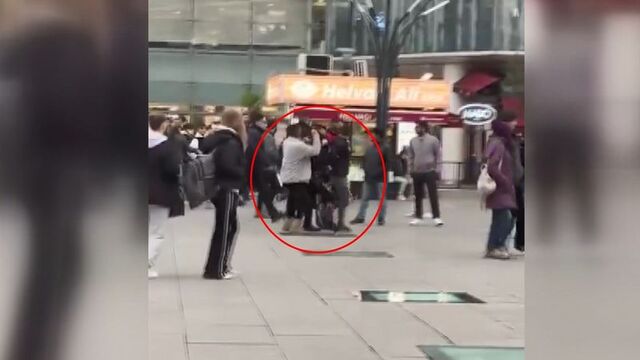 Amcasını defalarca bıçakladı!