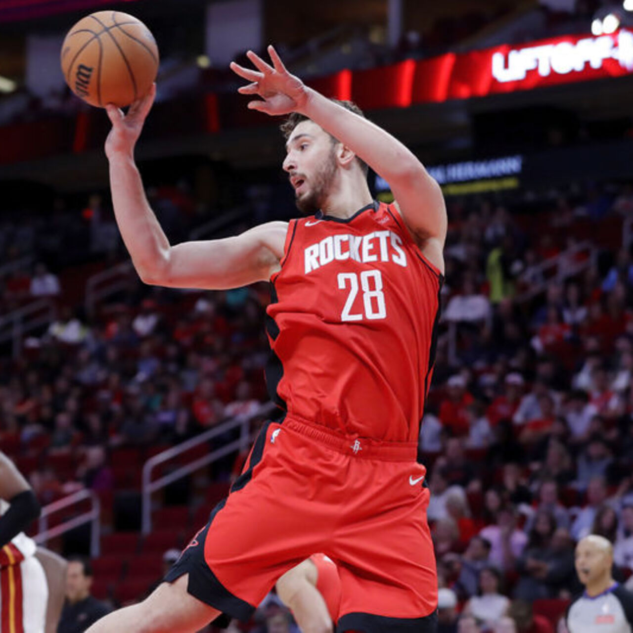 Alperen 14 sayı attı, Rockets kazandı!