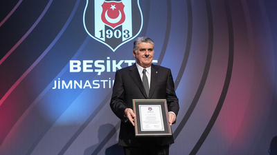 Serdal Adalı ve yönetimi, mazbatalarını aldı