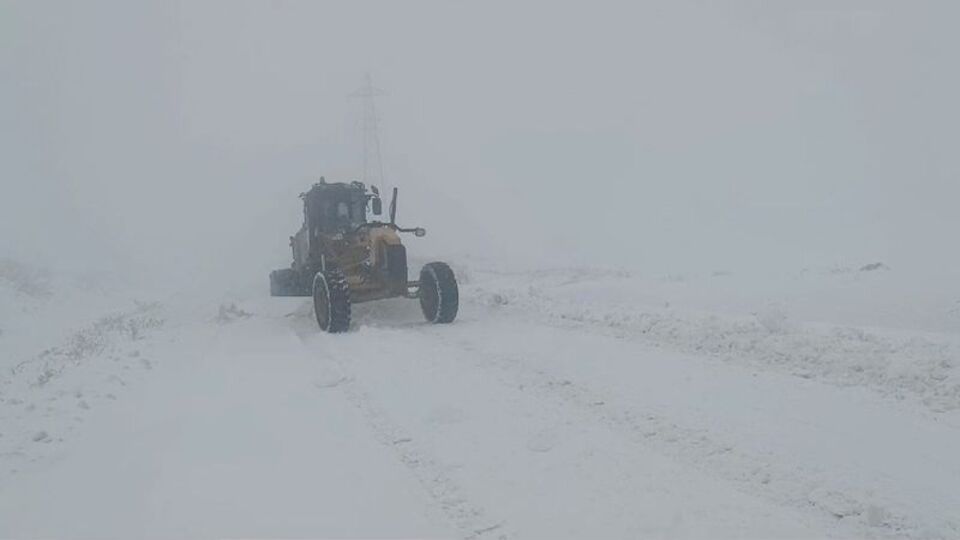 3 ilde 77 yerleşim yeri yolu kapandı